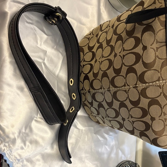 Coach Signature Bleecker Duffle Shoulder Bag - Picture 4 of 15